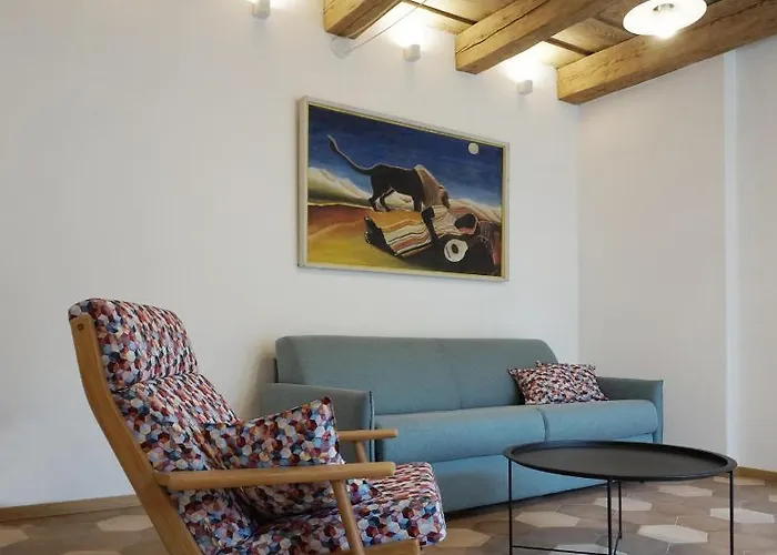 Old Town Flat With Private Patio Apartment *
