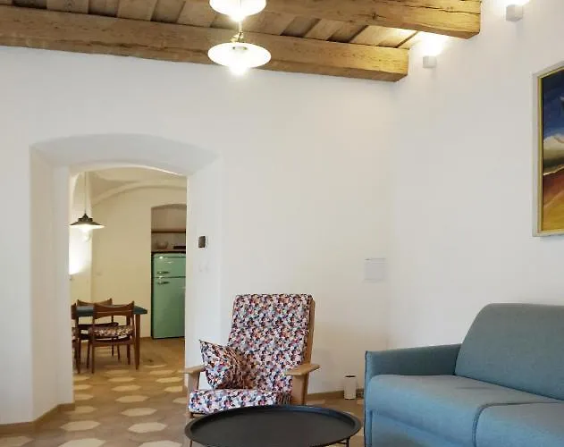 Old Town Flat With Private Patio Apartment