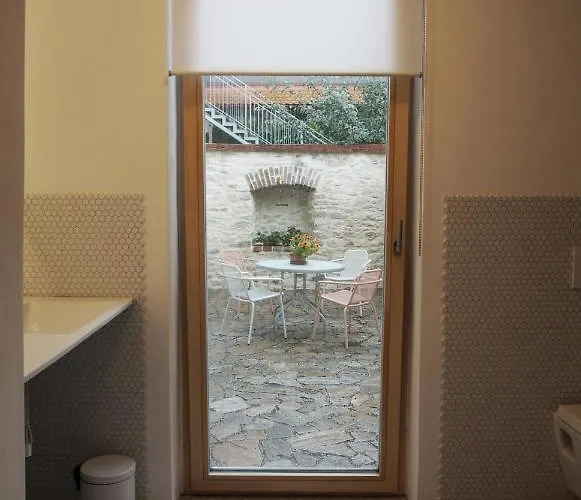 Old Town Flat With Private Patio Apartment *